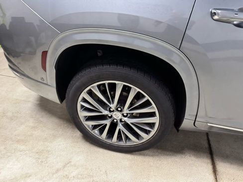 Certified 2025 Buick Enclave Avenir image 8