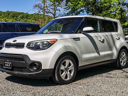 Certified 2017 Kia Soul FWD image 3