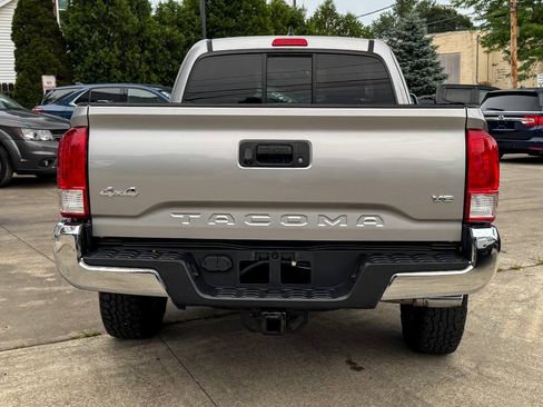 Used 2016 Toyota Tacoma SR5 w/ Towing Package AWD/4WD image 4