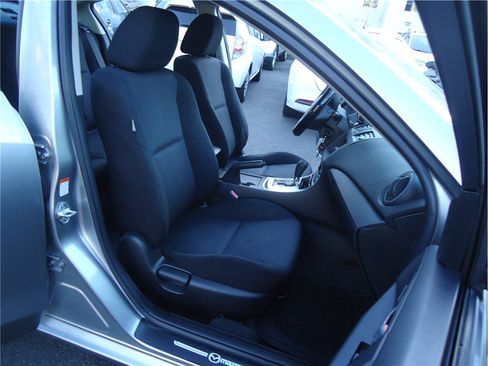 Used 2011 MAZDA MAZDA3 i Sport FWD image 17