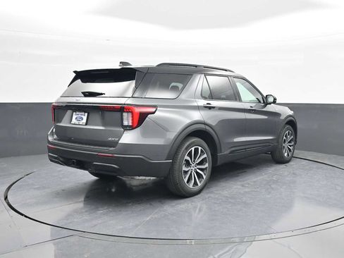 New 2026 Ford Explorer ST-Line image 7