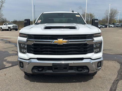 Used 2025 Chevrolet Silverado 2500 LT w/ Convenience Package image 8