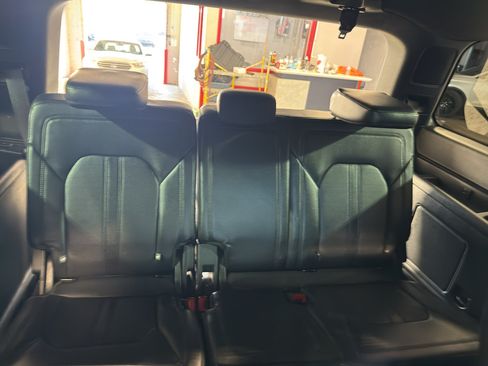 Used 2020 Ford Expedition Limited RWD image 30