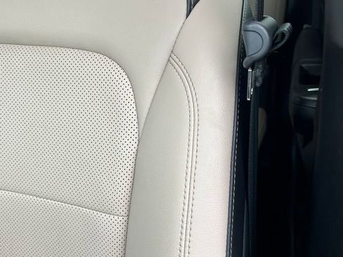 Certified 2022 Ford Escape Titanium FWD image 14