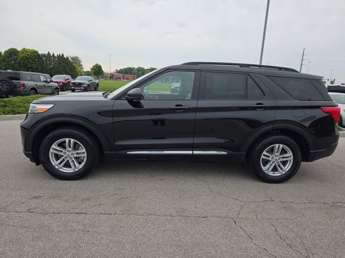 Used 2022 Ford Explorer XLT w/ Equipment Group 202A image 4