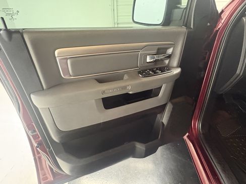 Used 2019 RAM 1500 Classic SLT RWD image 22