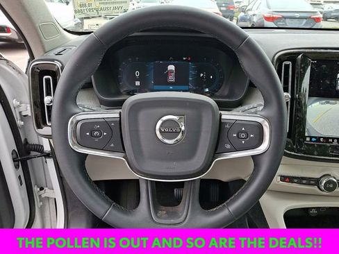 Used 2023 Volvo XC40 B5 Ultimate w/ Climate Package image 21