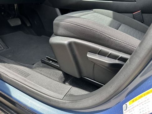 Used 2025 Chevrolet Equinox LT AWD/4WD image 16