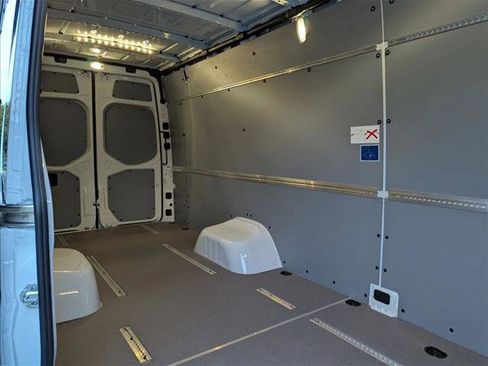 New 2025 Mercedes-Benz Sprinter 4500 image 14