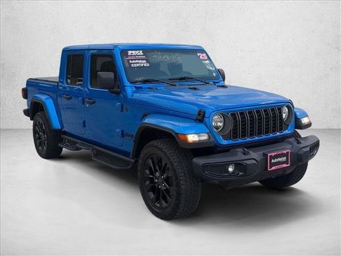 Certified 2025 Jeep Gladiator Sport image 3