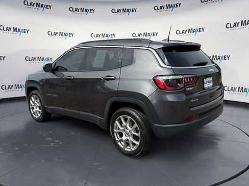 Used 2022 Jeep Compass Latitude AWD/4WD image 3