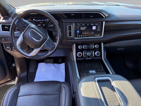 Used 2021 GMC Yukon Denali w/ Denali Premium Package image 9