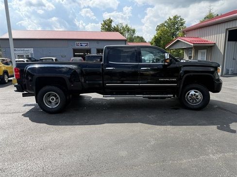 Used 2019 GMC Sierra 3500 Denali w/ Duramax Plus Package AWD/4WD image 27