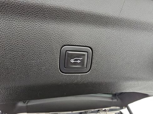 Used 2023 Chevrolet Tahoe Z71 w/ Luxury Package AWD/4WD image 41