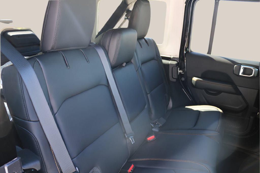 New 2027 Jeep Wrangler Unlimited Sahara AWD/4WD image 19