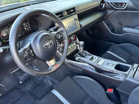 Used 2023 Toyota GR86 Premium w/ ALL Weather Mat Package (TMS) RWD image 13