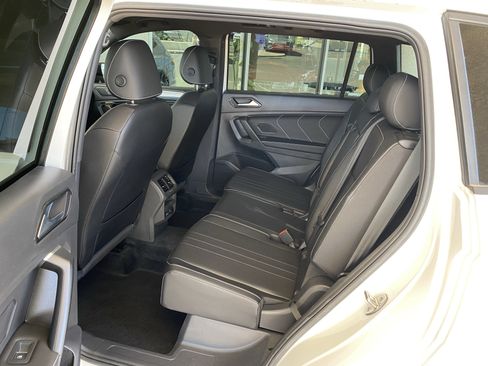 Used 2023 Volkswagen Tiguan SE R-Line FWD image 27