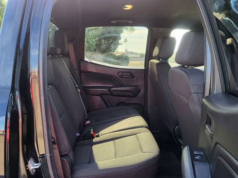 Used 2024 Chevrolet Colorado W/T RWD image 18