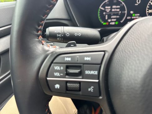 Used 2025 Honda CR-V Sport image 30