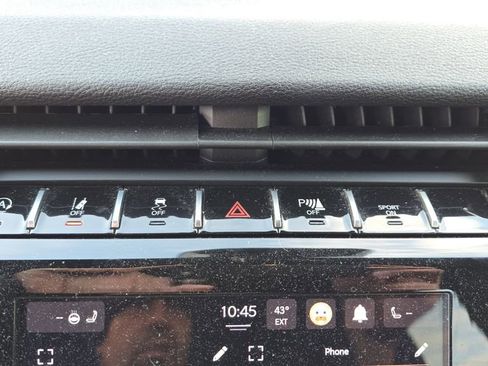 Used 2024 Jeep Grand Cherokee Altitude image 17