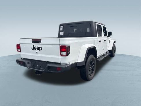Used 2022 Jeep Gladiator Sport image 9