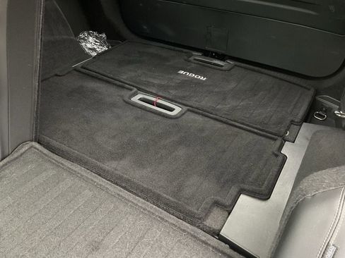 Used 2023 Nissan Rogue SL image 17