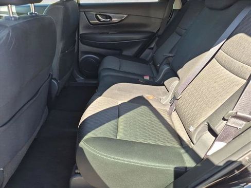 Used 2020 Nissan Rogue SV AWD/4WD image 19