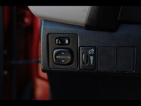 Used 2017 Toyota Corolla LE image 14