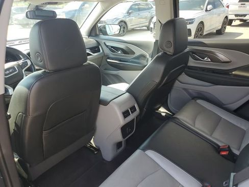 Used 2024 GMC Terrain SLT FWD image 12