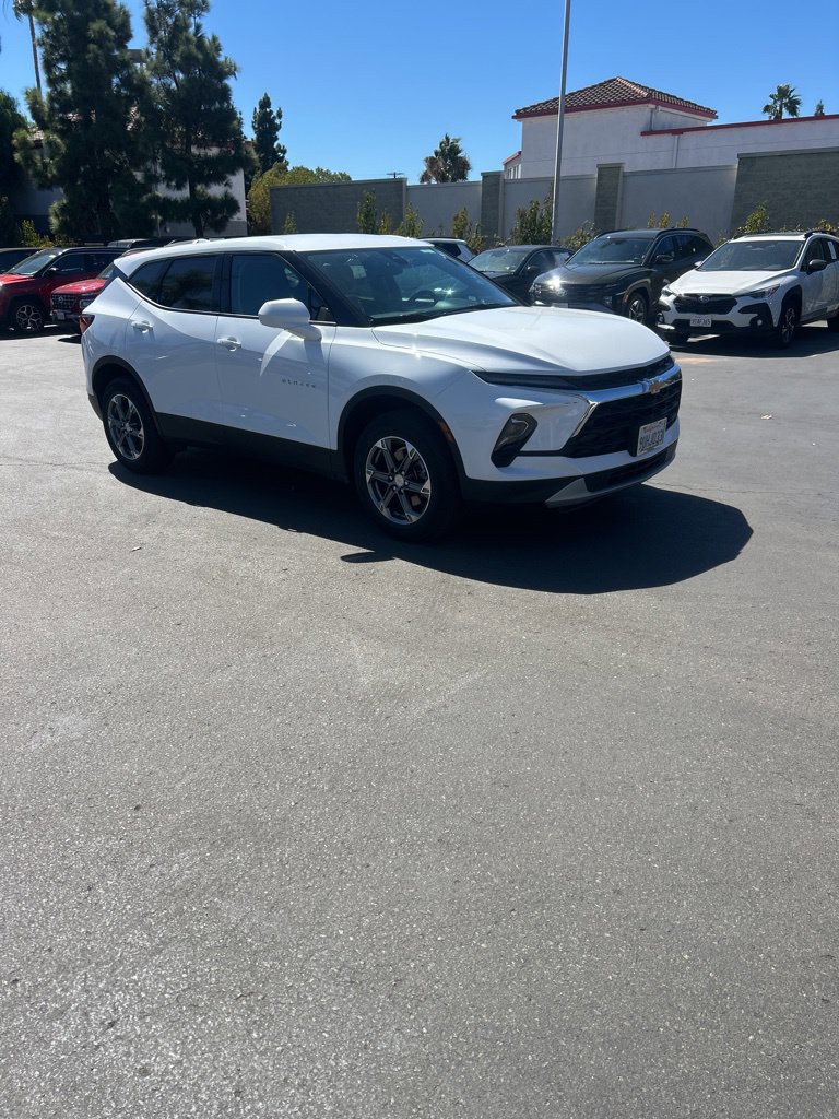 Used 2025 Chevrolet Blazer LT AWD/4WD image 5