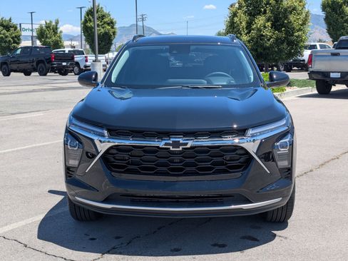 New 2025 Chevrolet Trax LT w/ Driver Confidence Package image 8