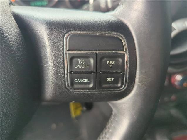 Used 2015 Jeep Wrangler Unlimited Sahara w/ Connectivity Group AWD/4WD image 12