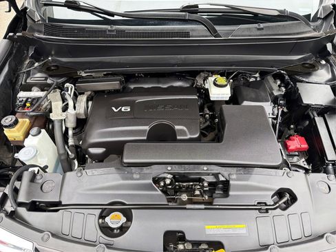 Used 2020 Nissan Pathfinder S AWD/4WD image 14