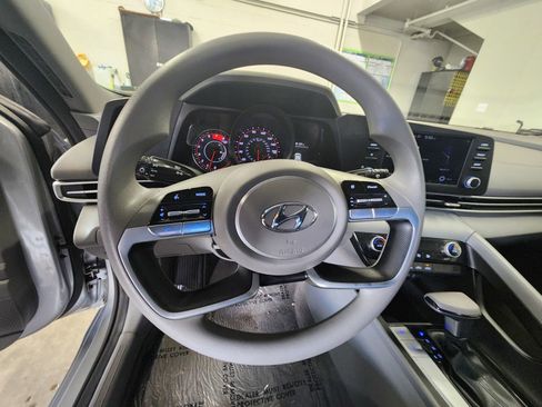 Used 2023 Hyundai Elantra SEL FWD image 35