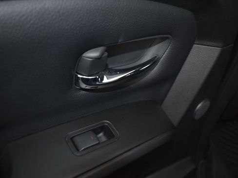 Used 2023 Nissan Titan PRO-4X w/ Pro-4x Convenience Package image 30