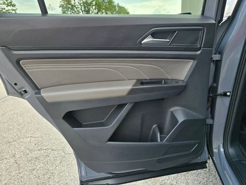 Used 2022 Volkswagen Atlas Cross Sport SE w/ Panoramic Sunroof Package AWD/4WD image 35