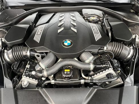 Used 2021 BMW 750i xDrive w/ Executive Package AWD/4WD image 36