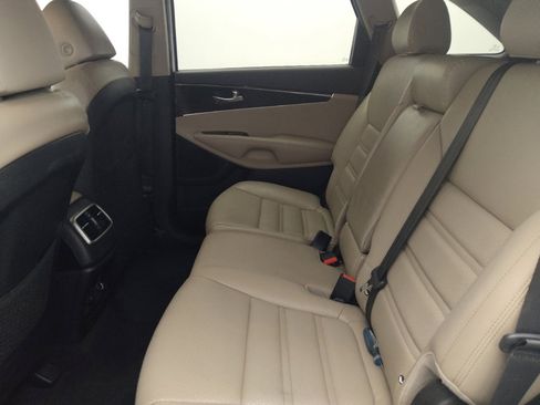 Used 2019 Kia Sorento EX FWD image 18