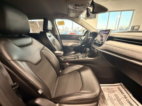 Certified 2022 Jeep Compass Latitude w/ Convenience Group image 14