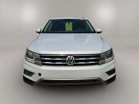 Used 2019 Volkswagen Tiguan SE w/ Panoramic Sunroof Package AWD/4WD image 2