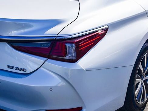 Used 2019 Lexus ES 350 w/ Premium Package image 8
