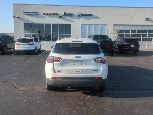 Used 2024 Jeep Compass Latitude AWD/4WD image 6