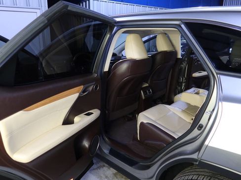 Used 2019 Lexus RX 350L FWD image 16