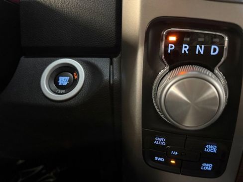 Used 2017 RAM 1500 Laramie AWD/4WD image 36