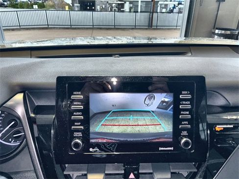 Used 2023 Toyota Camry SE image 17
