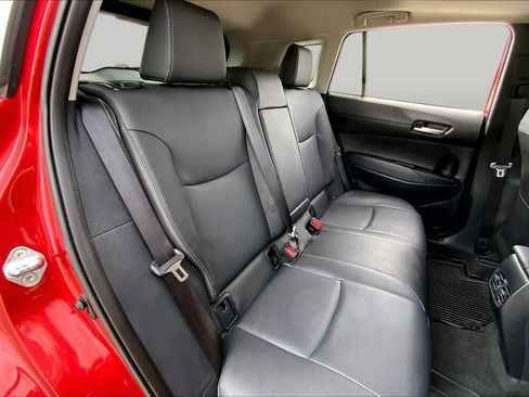 Used 2026 Toyota Corolla Cross XLE w/ Convenience Package FWD image 19