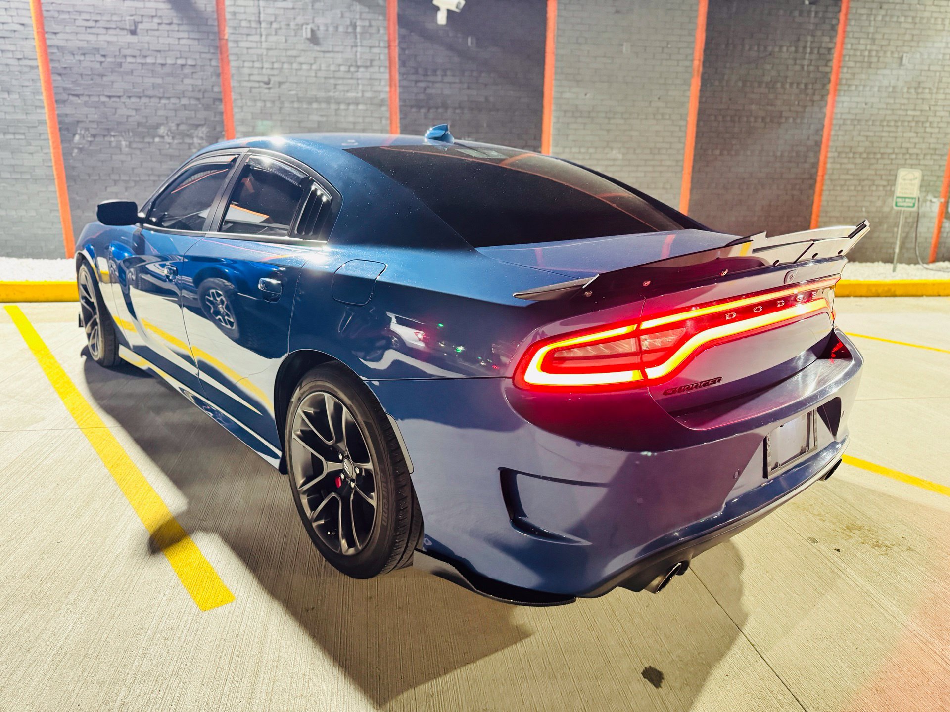 Used 2022 Dodge Charger Scat Pack w/ Harman/Kardon Audio Group RWD image 6