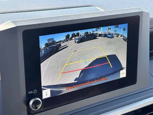 Used 2025 Toyota Tacoma SR image 10