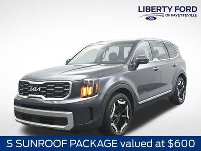 Used 2024 Kia Telluride S w/ S Sunroof Package