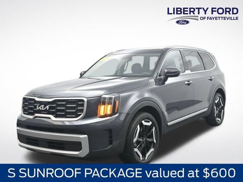 Used 2024 Kia Telluride S w/ S Sunroof Package FWD image 1